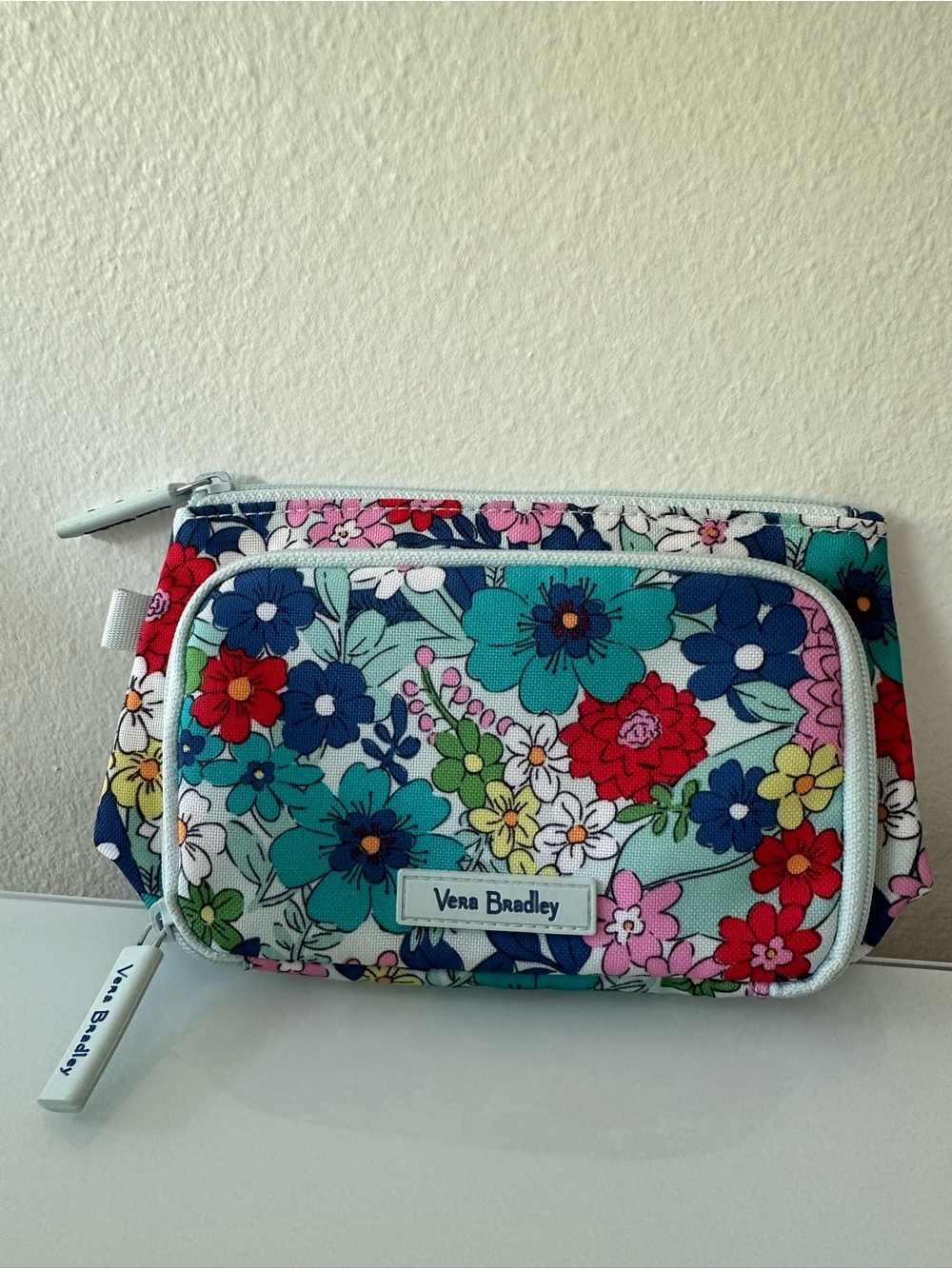 Vera Bradley Floral Travel Cosmetic bag, makeup bag or small pouch, NWOT.